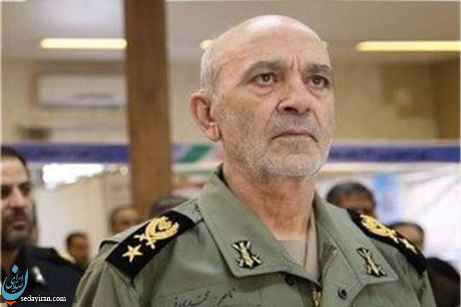 سرلشگر عبدالرحیم موسوی «نشان‌ فداکاری» را به فرمانده پیشین نیروی زمینی ارتش اعطا کرد 