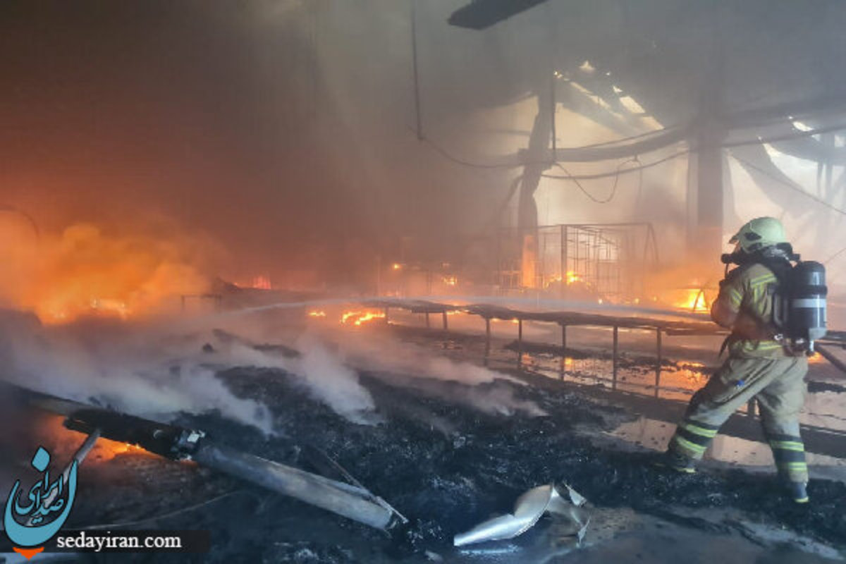 آتش‌سوزی در کارگاه تولید روغن خودرو در مبارکه   مصدومیت 3 نیروی آتشنشانی