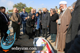 (تصاویر) پیکر ناصر تکمیل همایون به خاک سپرده شد