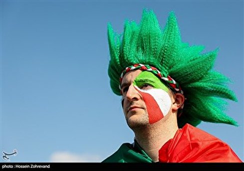 تصاویر حاشیه دیدار تیم‌های فوتبال ایران و انگلیس