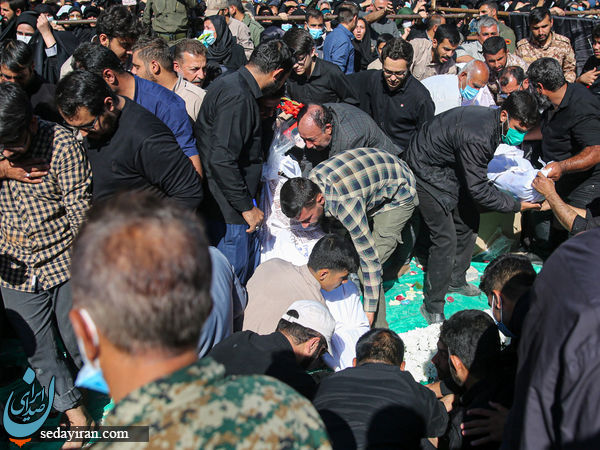 (تصاویر) مراسم خاکسپاری شهدای شاهچراغ در شیراز