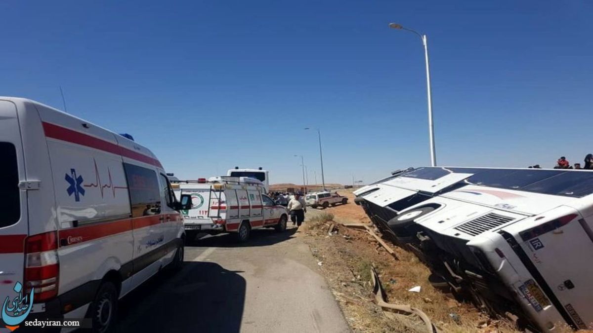 واژگونی هولناک اتوبوس در محور آباده به اصفهان  17 کشته و زخمی
