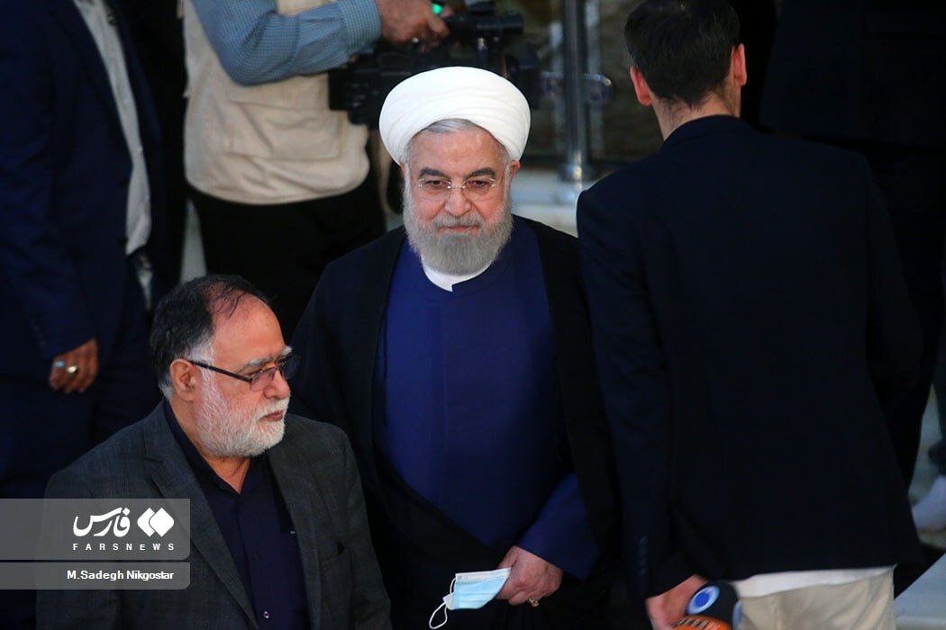 توهین به حسن روحانی در مراسم ارتحال امام خمینی