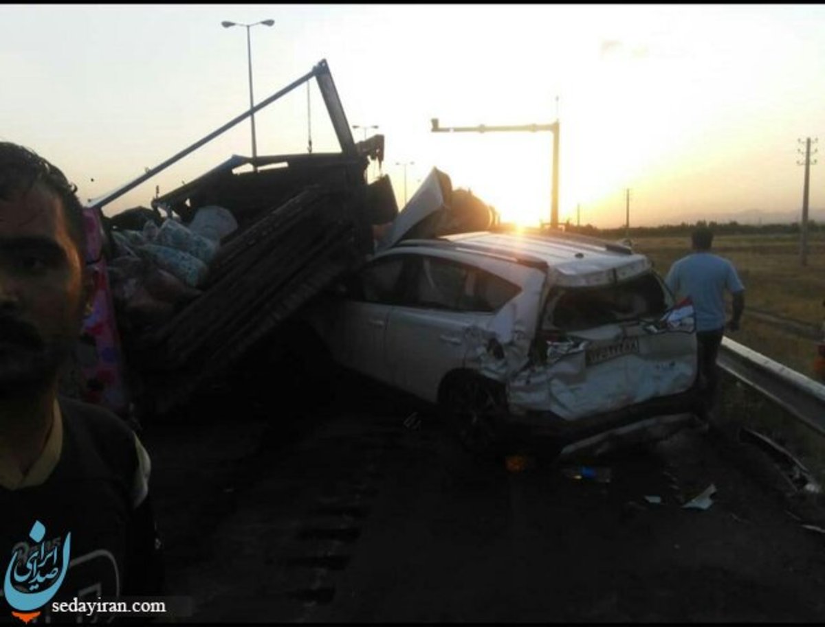 تصادف زنجیره‌ای 5 خودرو در آزادراه نطنز   شمار مصدومان اعلام شد