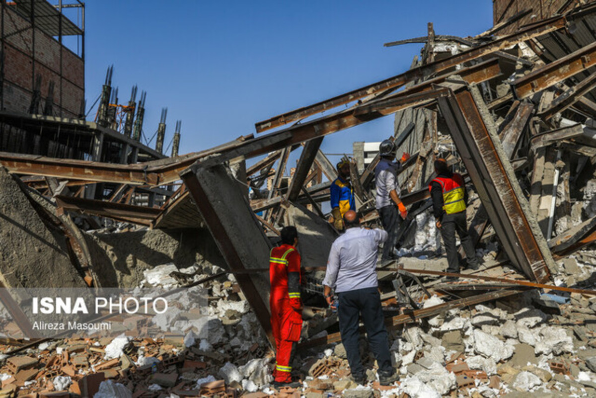شمار جانباختگان ریزش ساختمان در منطقه ۱۹ تهران به 5 نغر رسید