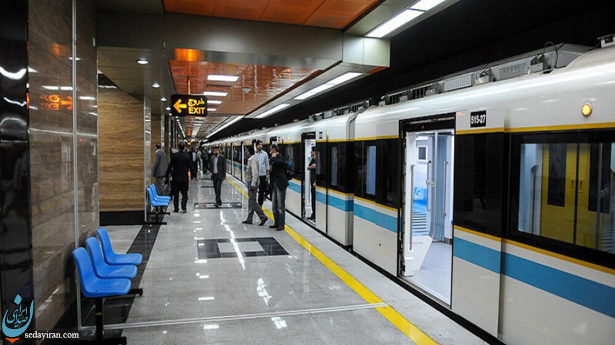 عکس جنجالی 3 مسافر افغانستانی متروی تهران خبرساز شد