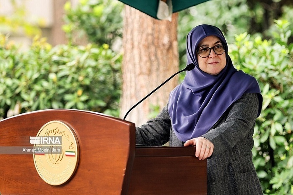 مهاجرانی: استیضاح حقی برای نمایندگان مجلس است ؛ قیمت ارز به تولید نفت ربطی ندارد؛ رفع مشکل کامیون‌داران به زودی