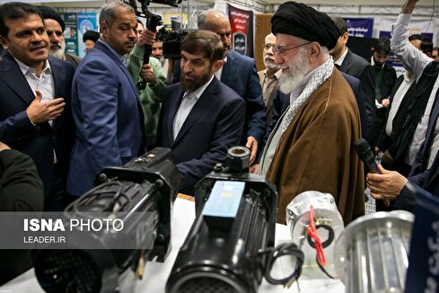 بازدید رهبر انقلاب از نمایشگاه دستاورد‌های بخش خصوصی -2 بهمن (+عکس)