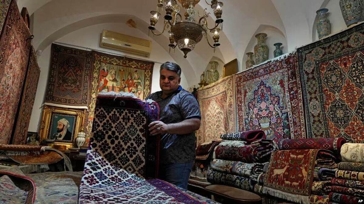 تحریم‌های اقتصادی به قالی‌بافان سنتی در ایران ضربه زده است