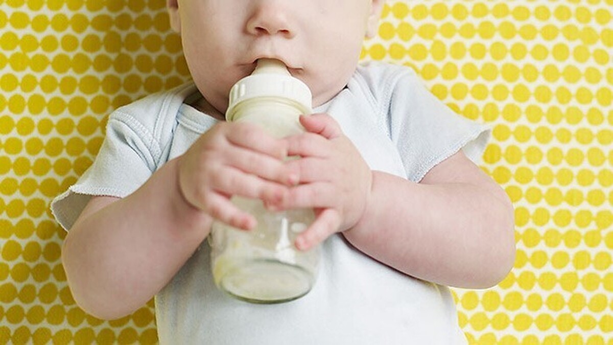شیر نخوردن نوزاد؛ بررسی ۰ تا ۱۰۰ دلایل + راهکار