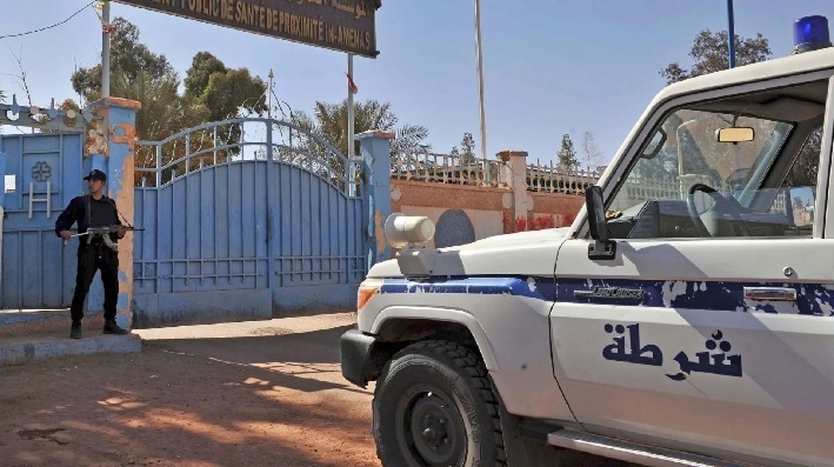 مرد الجزایری که ۲۶ سال ناپدید شده بود محبوس در آغل خانه همسایه‌اش پیدا شد (+عکس)