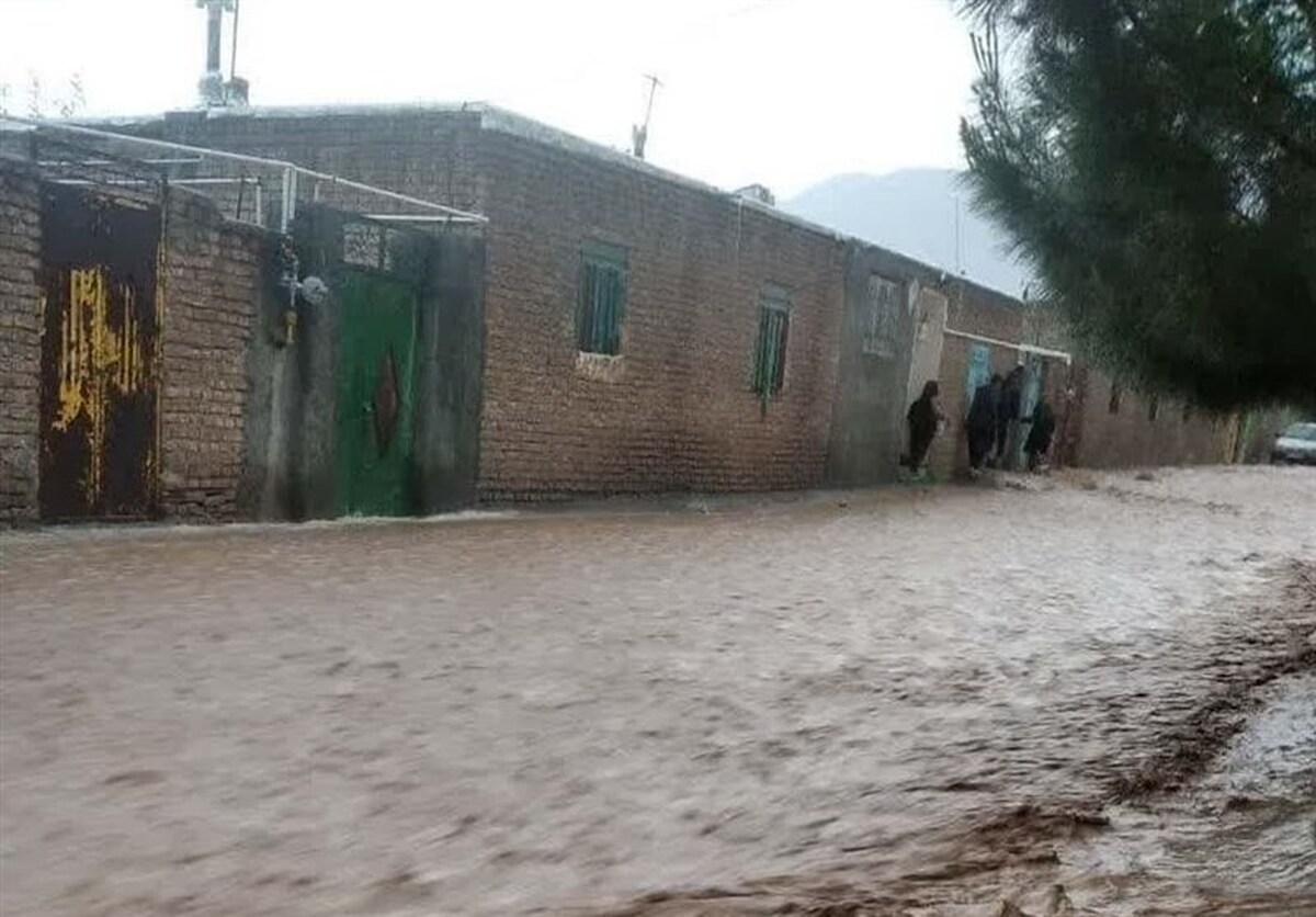 (تصاویر) شکسته شدن ۲ بند خاکی در زیرکوه   تخلیه برخی از روستا‌ها به علت سیلاب
