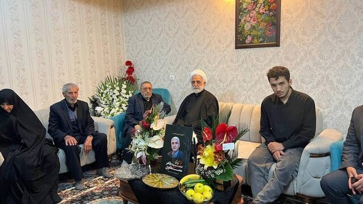 حضور رئیس قوه قضاییه در منزل شهیدان «مصطفوی» و «دریانوش» (+عکس)