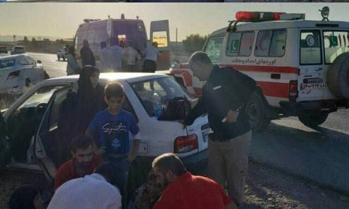 تصادف زنجیره‌ای جاده آرادان به گرمسار با 12 مصدوم بر جای گذاشت