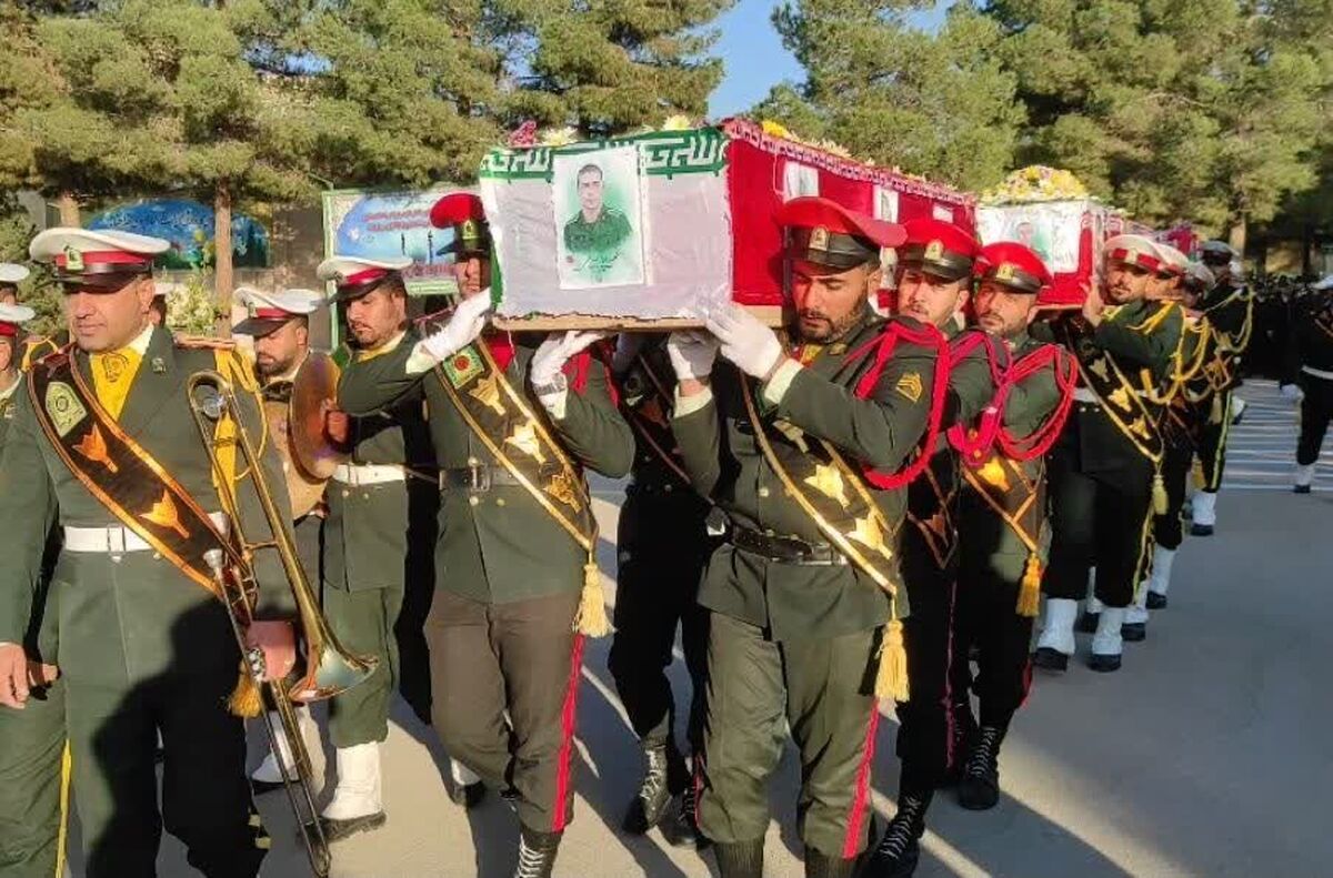 پیکر مطهر سه شهید امنیت حادثه تفتان در اصفهان تشییع شد