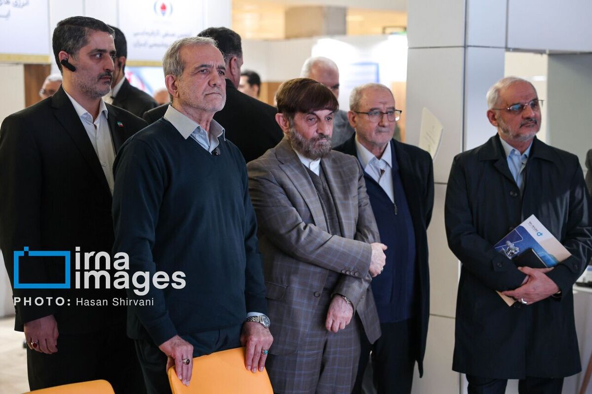 پزشکیان: سه برابر میانگین دنیا، گاز و برق مصرف میکنیم ؛ با کاهش ٢ درجهای دمای محیط، زمینه سوخت رسانی به همه مردم فراهم می شود
