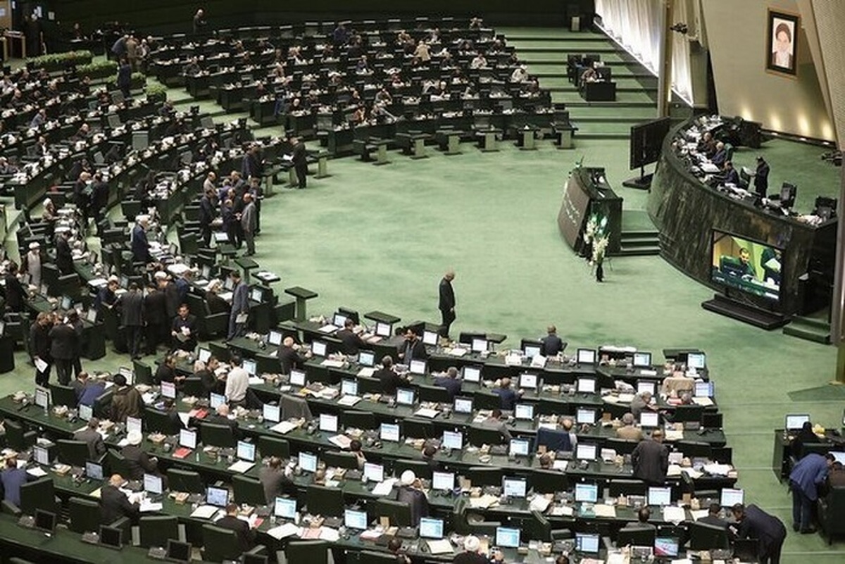 عضو هیات رئیسه مجلس توقف ابلاغ قانون عفاف و حجاب را تایید کرد