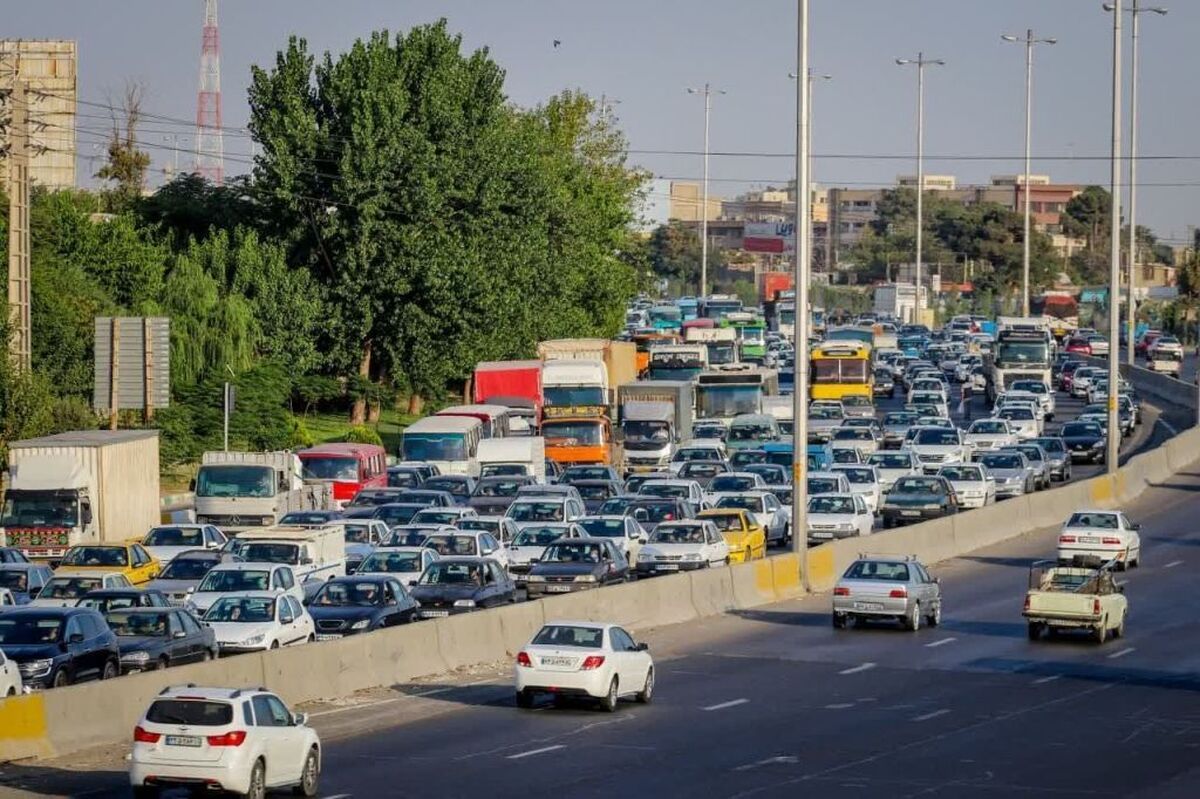 وضعیت ترافیکی جاده های کشور- 16 فروردین؛ترافیک سنگین در آزادراه تهران - کرج - قزوین؛ ممنوعیت تردد درجاده کندوان