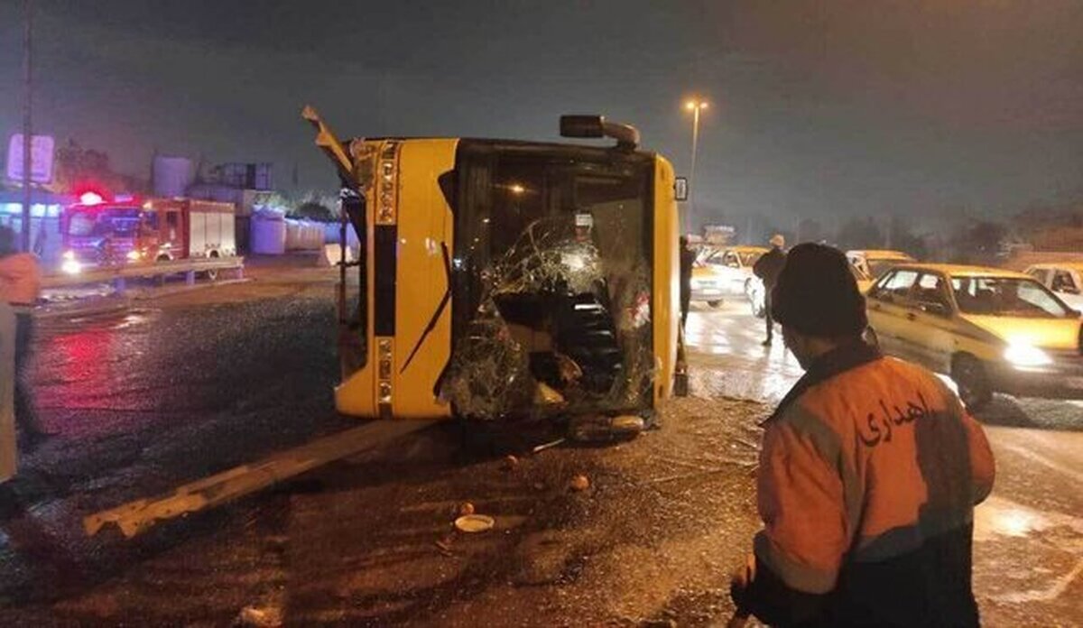 تصادف اتوبوس و کامیونت در کرمان با ۸ مصدوم
