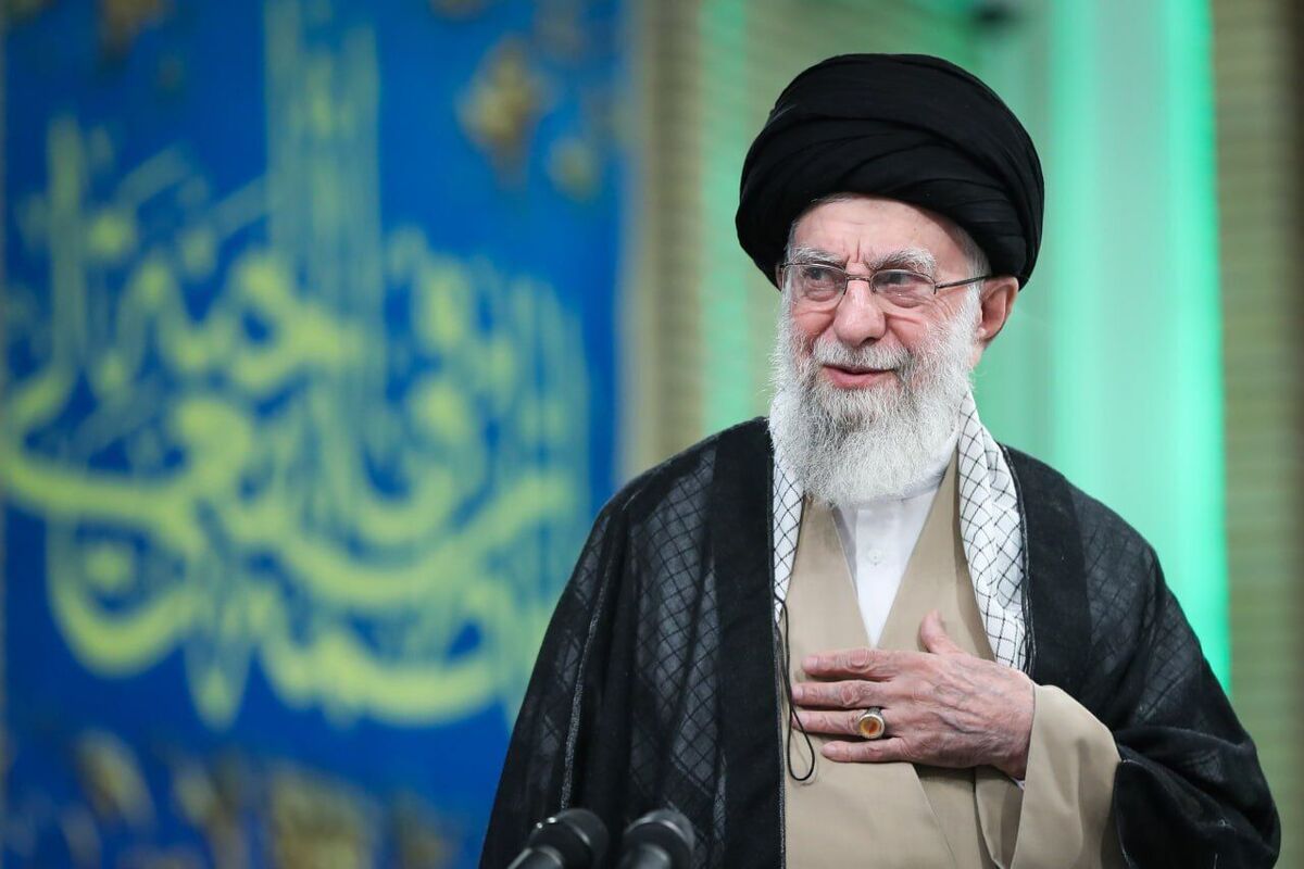رهبر انقلاب: این کارگر است که به سرمایه، روح می‌بخشد؛ آمریکا به معنی واقعی از رژیم صهیونیستی حمایت می‌کند