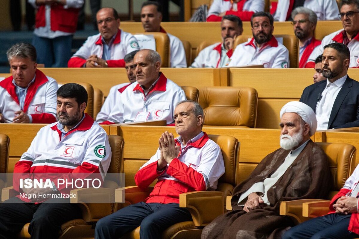 گرامیداشت هفته هلال احمر با حضور رئیس‌جمهوری (+عکس)