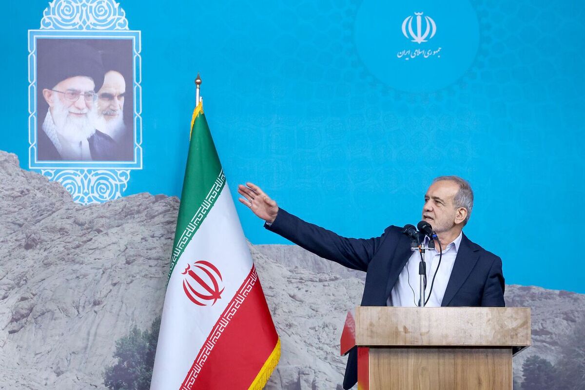 پزشکیان: با وحدت، همدلی و درایت رهبر انقلاب از بحرانها سربلند بیرون خواهیم آمد