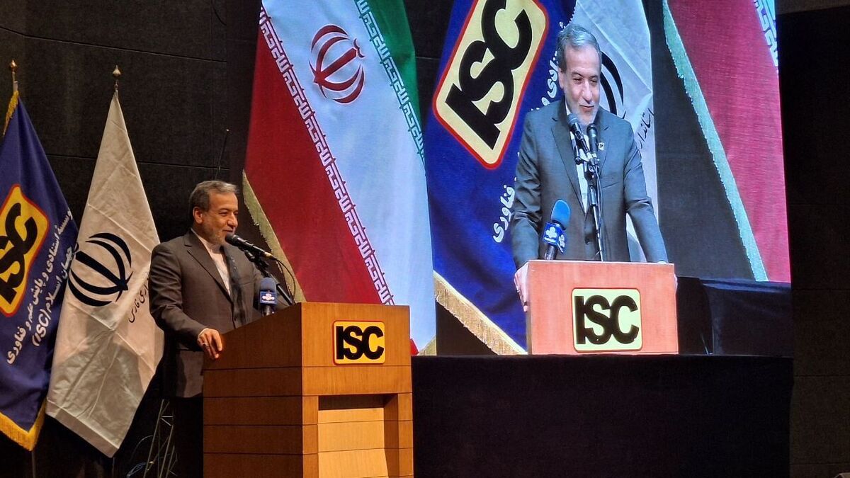 عراقچی: تلاش برای رفع تحریم، وظیفه وزارت‌خارجه است