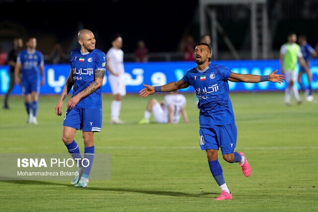 رامین رضاییان در استقلال ماند