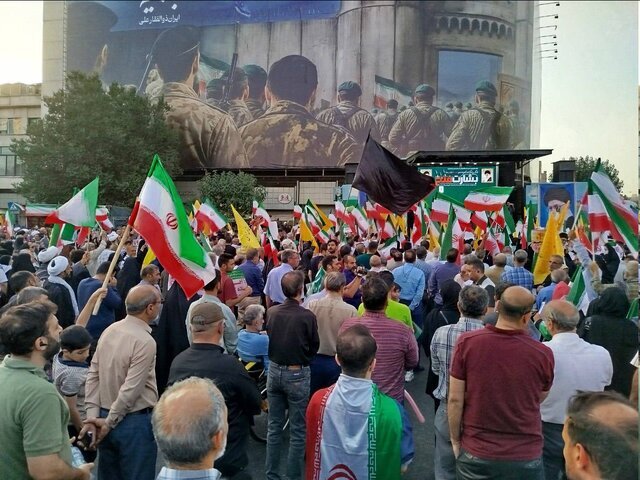 تجمع تهرانی‌ها برای تقدیر از نیرو‌های مسلح برگزار شد
