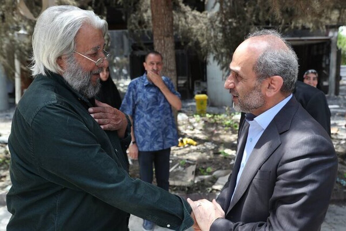 بازدید جمعی از هنرمندان پیشکسوت از ساختمان شیشهای صداوسیما (+عکس)