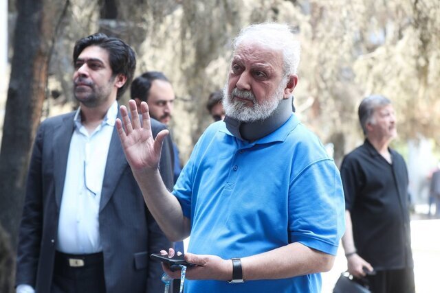 بازدید جمعی از هنرمندان پیشکسوت از ساختمان شیشه‌ای صداوسیما (+عکس)