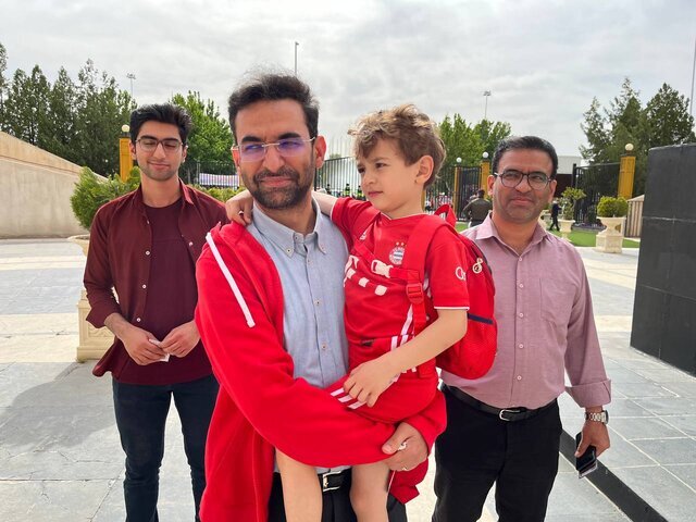آذری جهرمی: مسعود سلطانی فر پرسپولیسی و اسحاق جهانگیری استقلالی بودند آذری جهرمی: مسعود سلطانی فر پرسپولیسی و اسحاق جهانگیری استقلالی بودند
