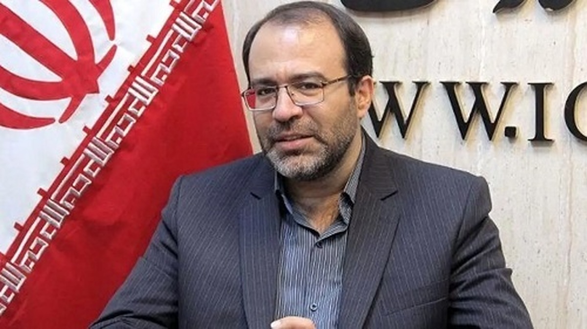 سایه روانی مذاکرات و نگرانیها بر بازار ارز نماینده مجلس: اصلاح حکمرانی ریال راهحل اصلی است