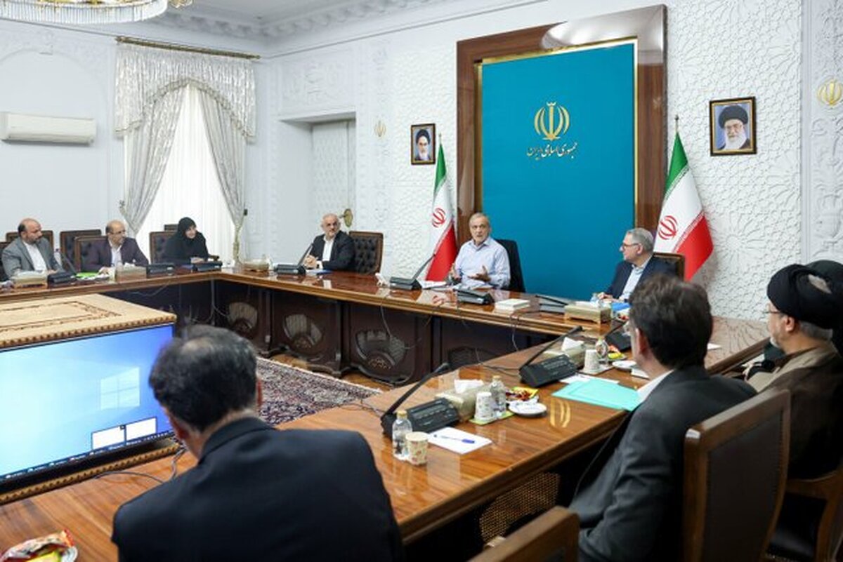 پزشکیان: اولویت در ارتقای کیفیت آموزشی، بهره‌مند شدن دانش‌آموزان نیازمند از آن است