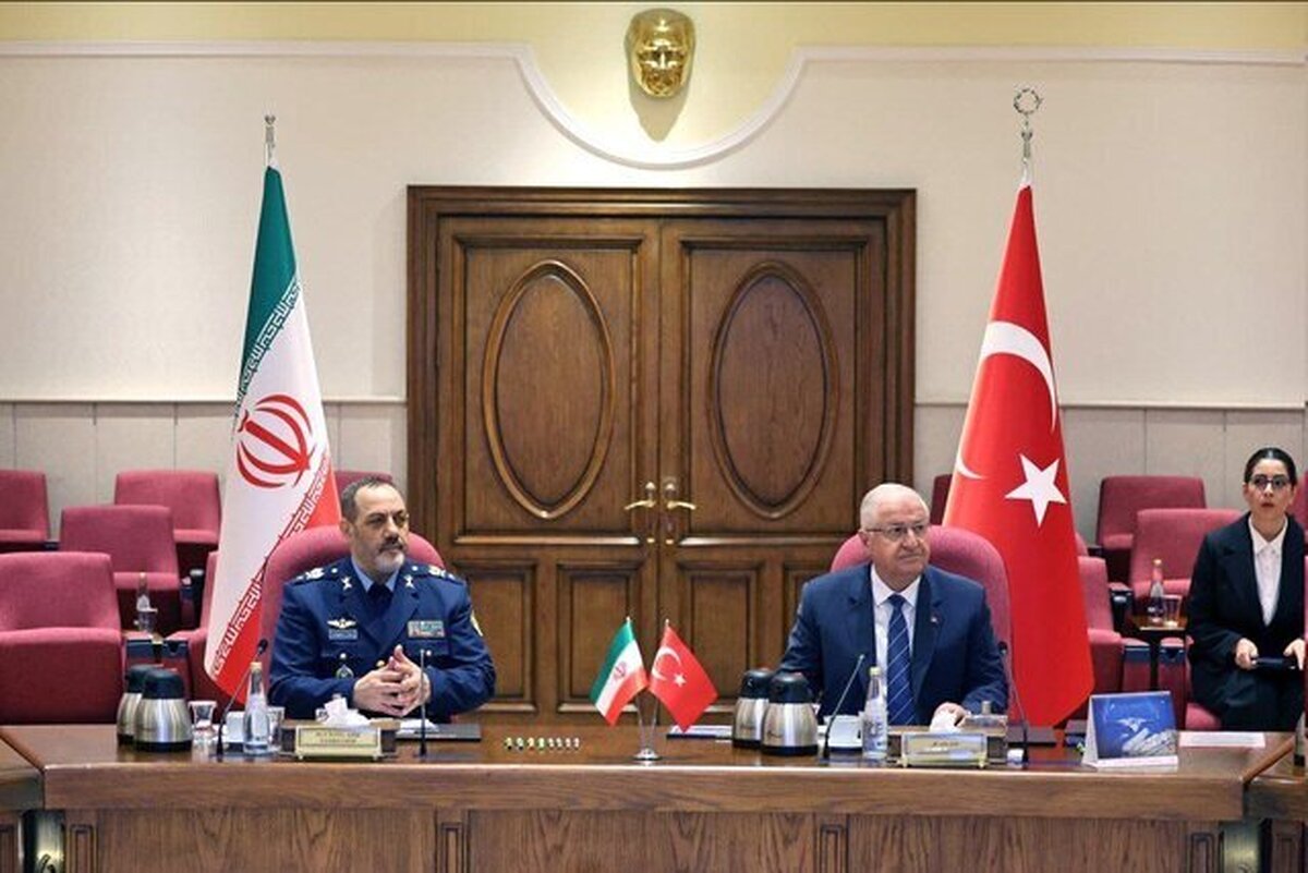 دیدار وزیران دفاع ایران و ترکیه با هدف گسترش روابط نظامی