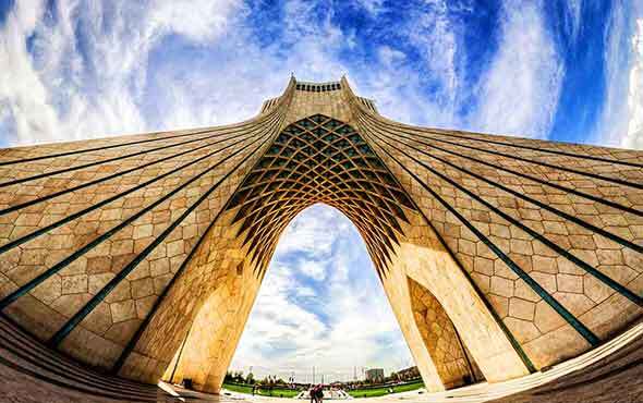 آیا تاسیس شرکت گردشگری تهران می تواند غم تهران را کم کند و نشاط شهری را افزایش دهد؟/رئیس کمیته گردشگری شورای شهر: باید لبخند را به تهران برگردانیم