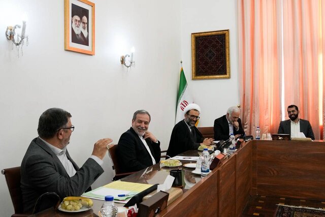عراقچی: شرایط برای ورود ایرانیان پناهنده به کشور فراهم است