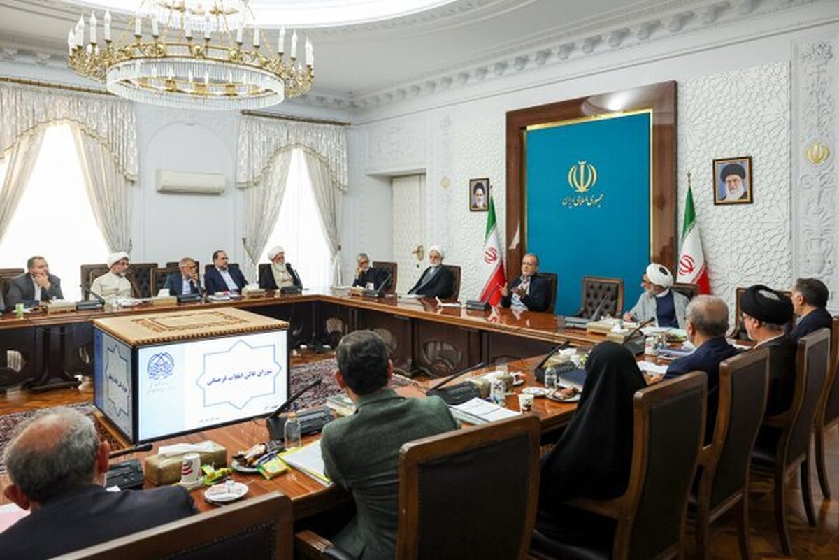 پزشکیان مطرح کرد: ادغام مراکز کم بازده علمی، با هدف تمرکز حمایت‌ها بر دانشگاه‌های کارآمد