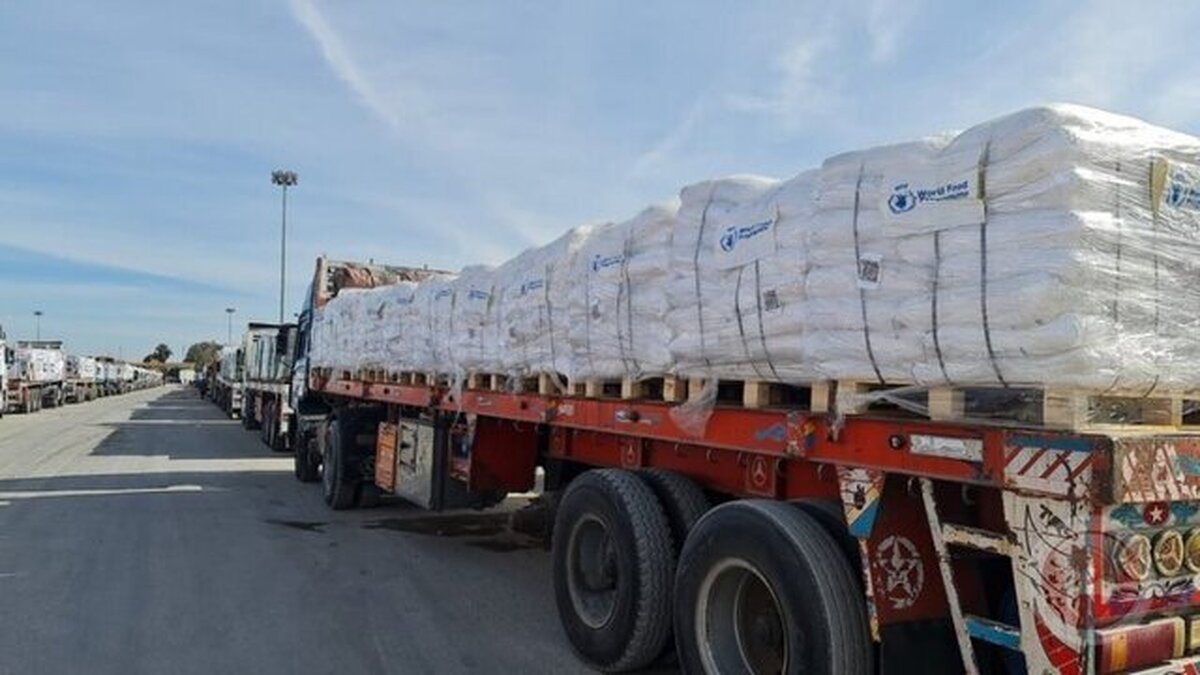 فایننشال تایمز: اسرائیل همچنان روند ارسال کمکها به غزه را کند میکند