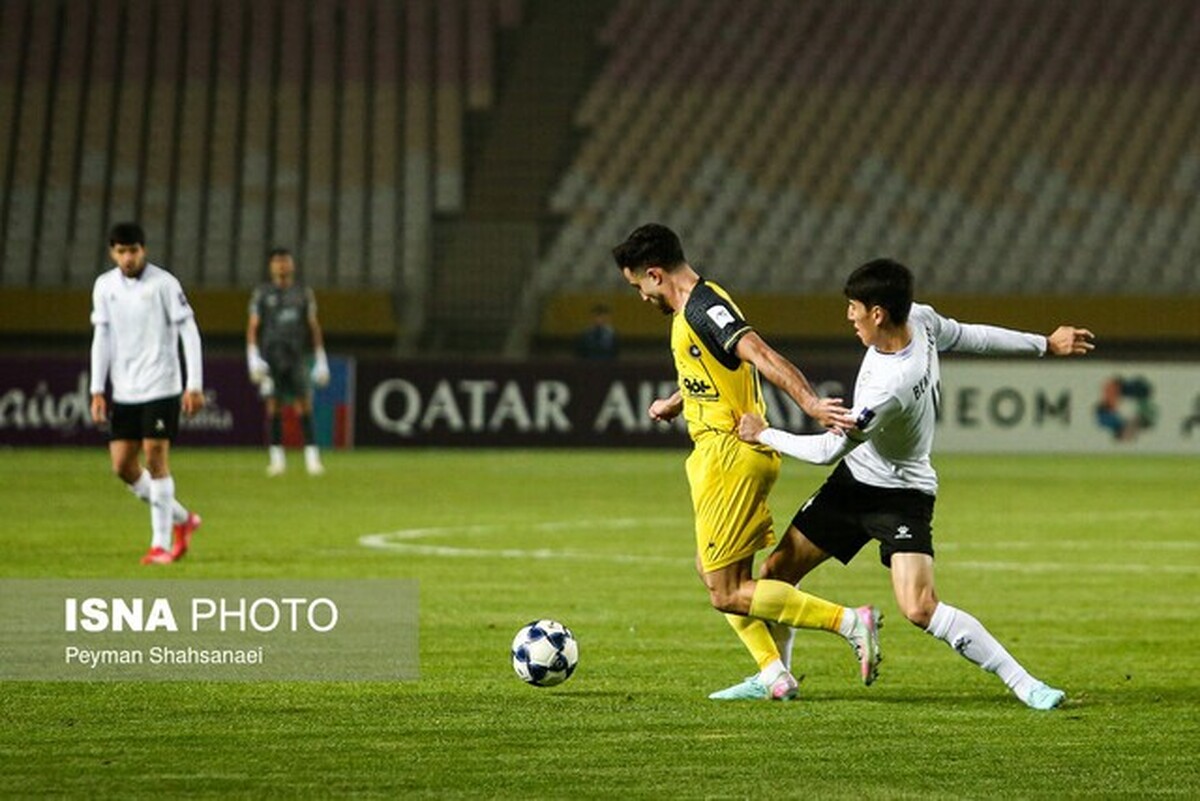 بردیف بهترین بازیکن دیدار سپاهان و آخال شد