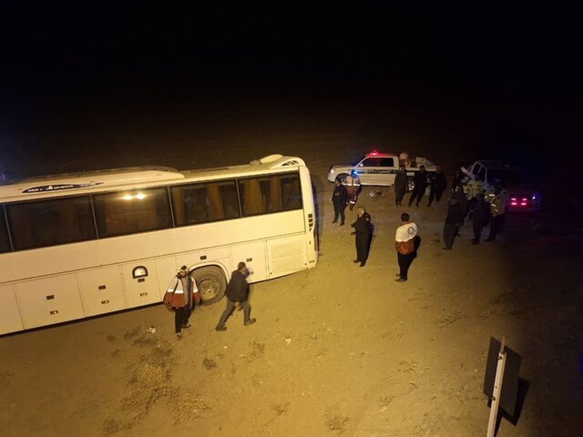 انحراف اتوبوس در محور نیشابور - سبزوار  با ۲۳ مصدوم