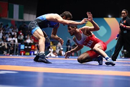 رحمان عموزاد قهرمان کشتی آزاد کشور‌های اسلامی شد