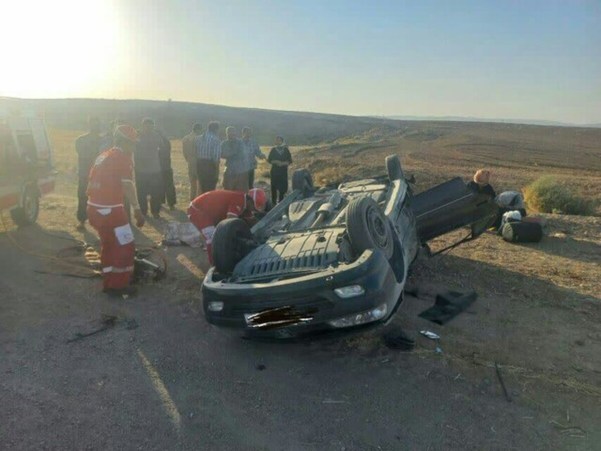 واژگونی پژو ۲۰۶ در اردستان با یک کشته