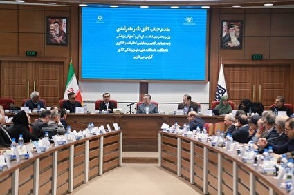 تاکید وزیر بهداشت ایران در ریاض بر توسعه همکاری‌های علمی و دارویی منطقه‌ای