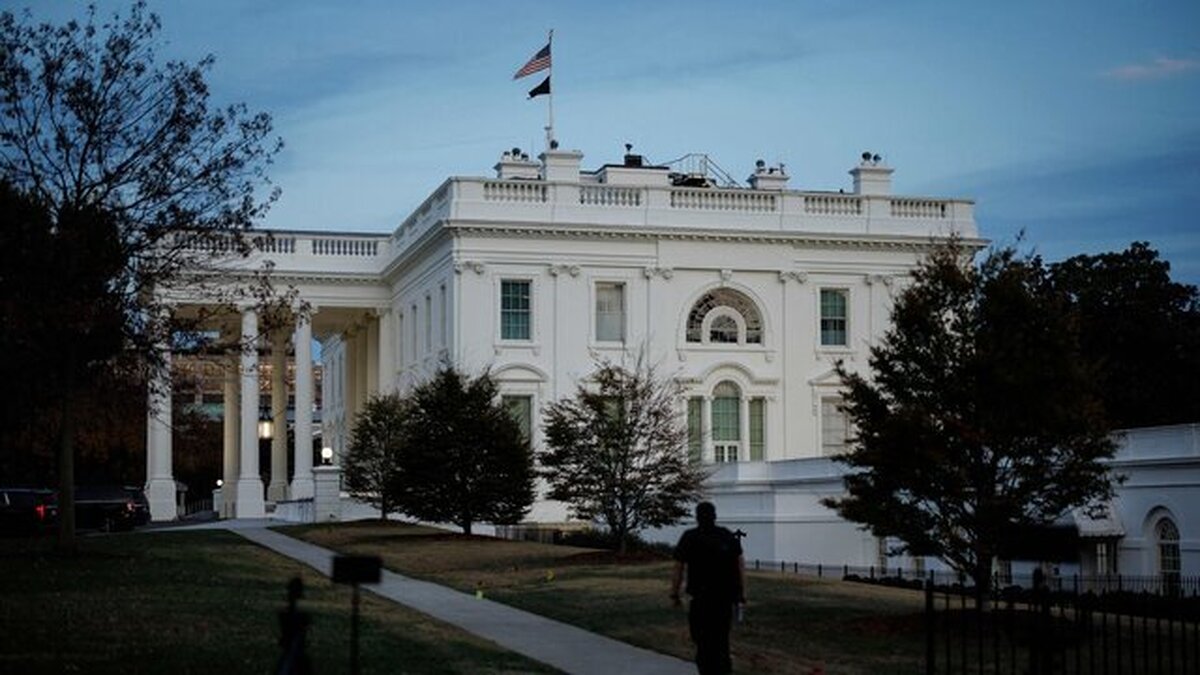 کاخ سفید اعضای کمیسیون هنرهای زیبا را اخراج کرد