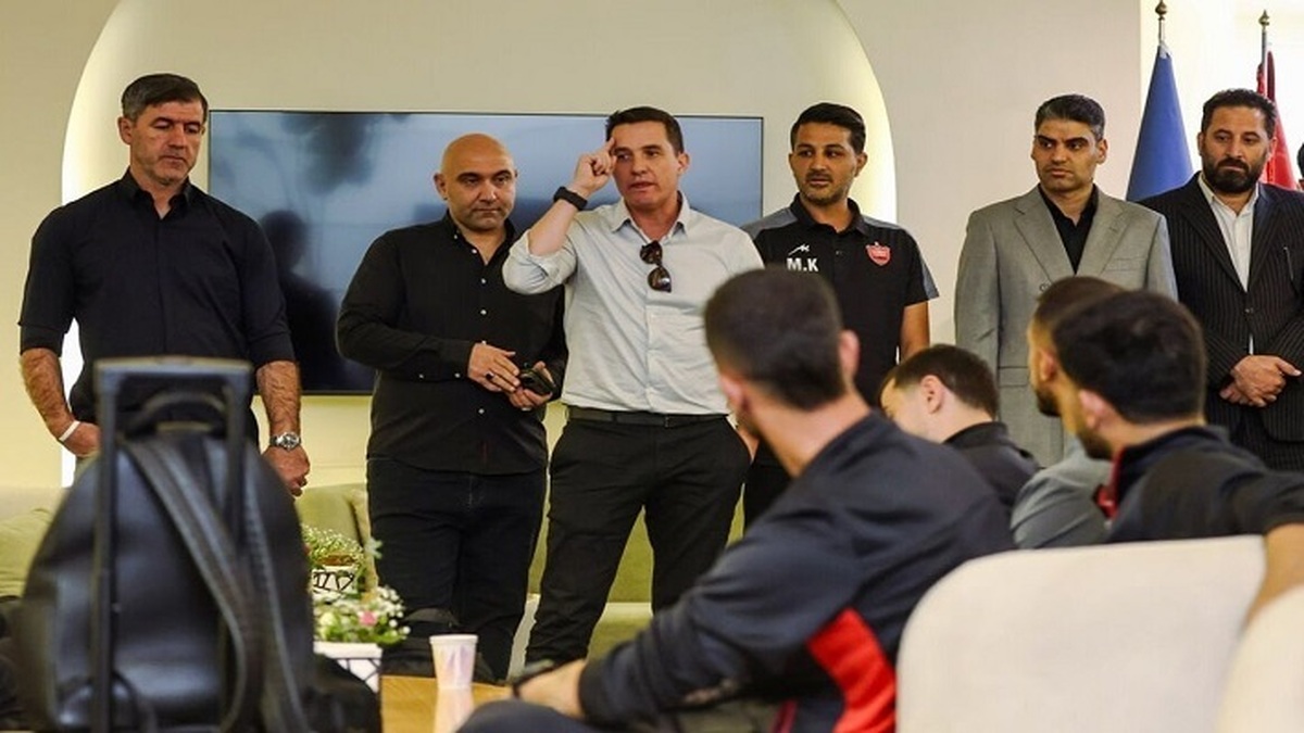 باقری: فردا ترکیب را من میچینم نه اوسمار؛ شانس من مربیگری جلوی تراکتور است!