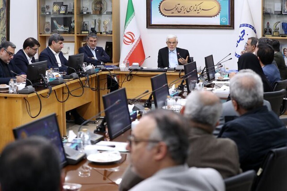 عارف: ۱۶ آذر باید همیشه زنده باشد