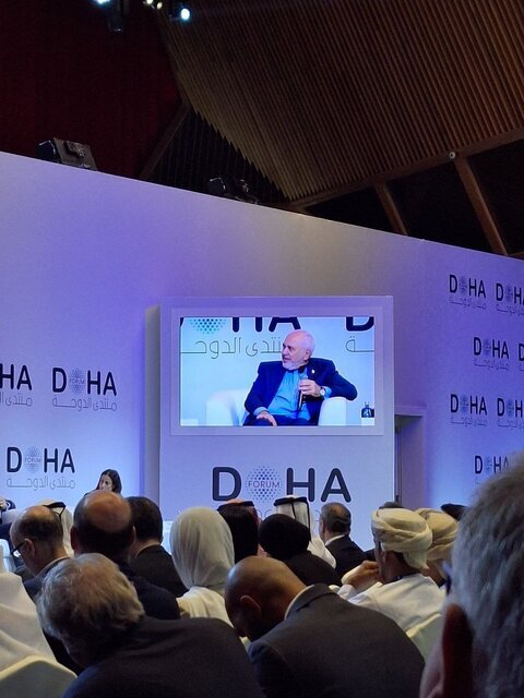 ظریف: ایران قوی است؛ امنیت ما وارداتی نیست ظریف: ایران قوی است؛ امنیت ما وارداتی نیست