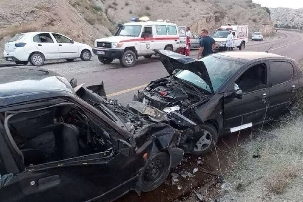 تصادف زنجیره‌ای در اتوبان تهران–قم با 11 مصدوم
