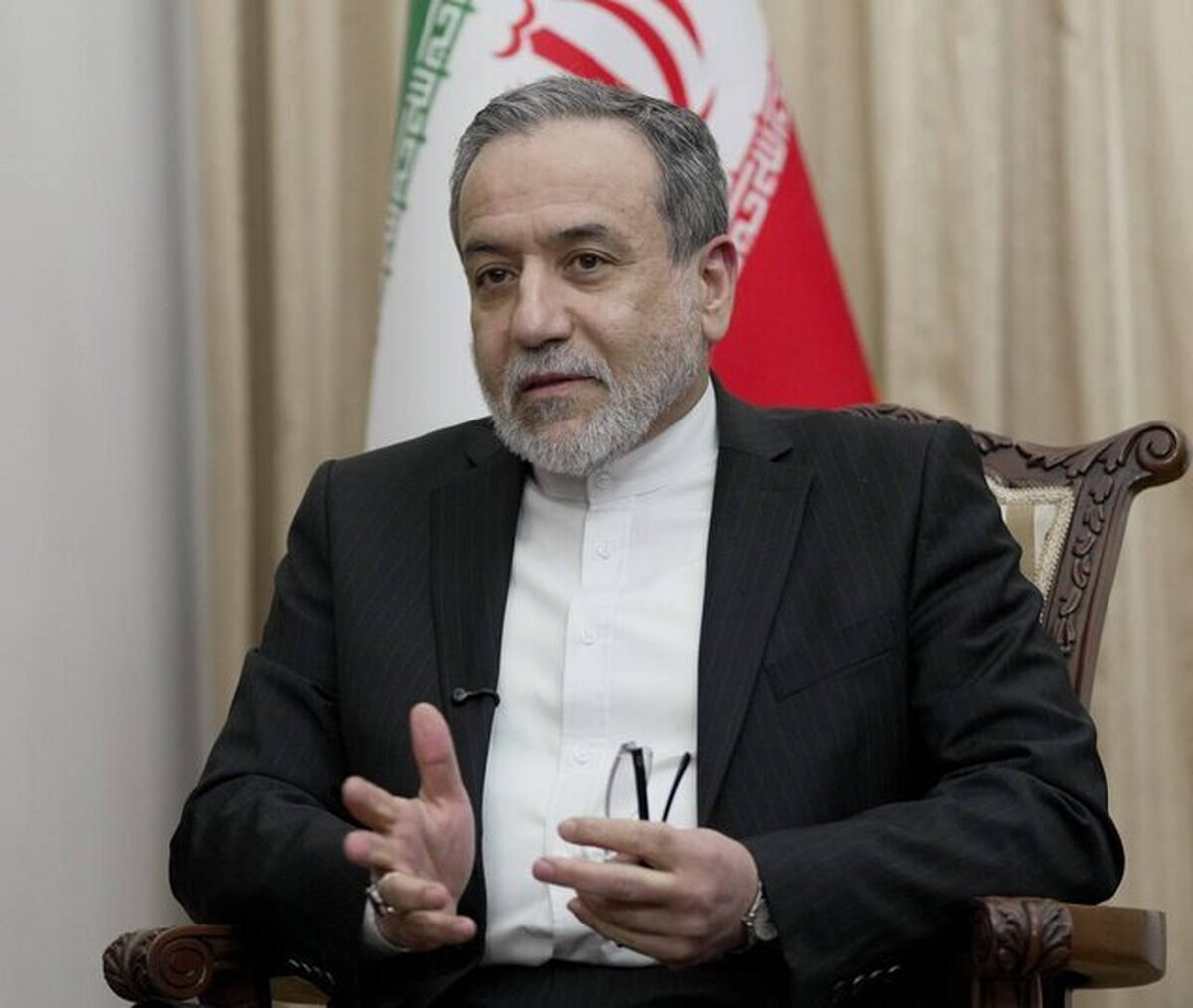 عراقچی: غرب باید به خاطر تأمین مواد شیمیایی برای رژیم صدام پاسخ‌گو باشد